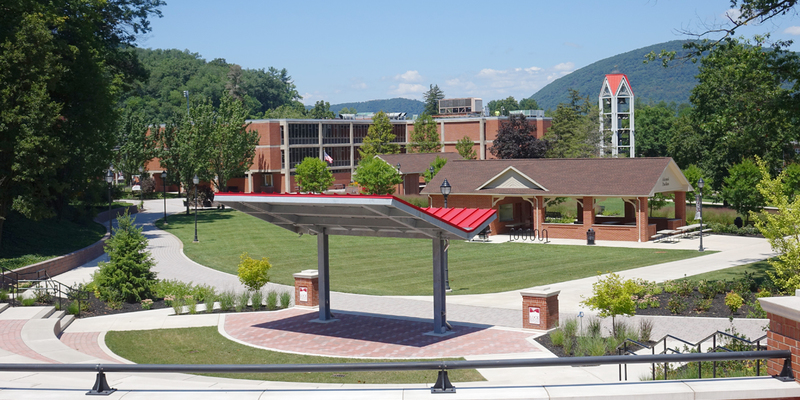 Medium lhu campus lawn